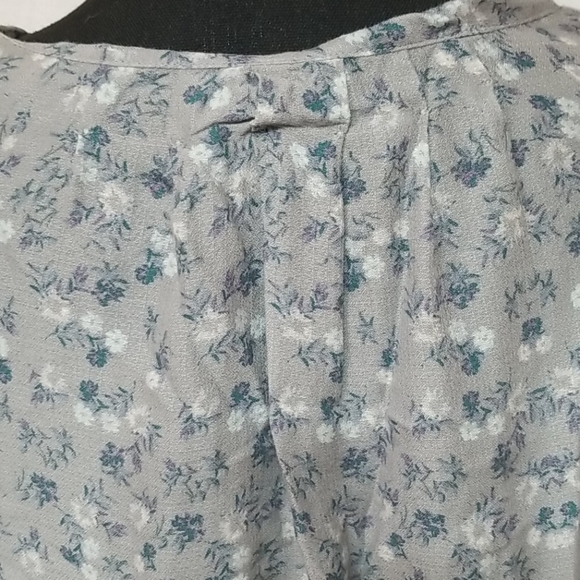 ❤Lucky Brand Women's Medium Gray and White Blouse - Picture 3 of 6